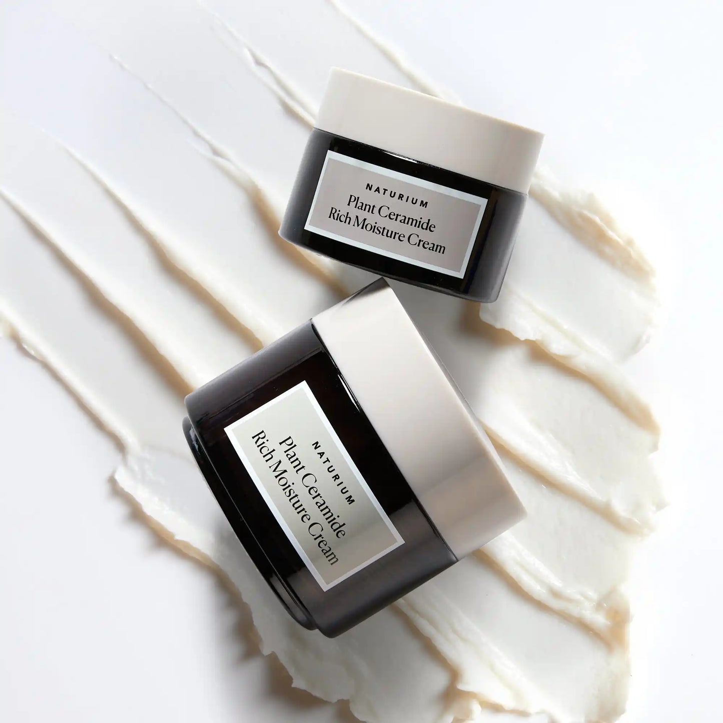 plant-ceramide-rich-moisture-cream-jumbo-y5 11_18_2021_Naturium0575-crop.webp